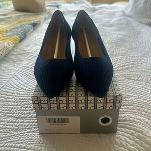 NIB Navy Blue Kitten Heels Size 8